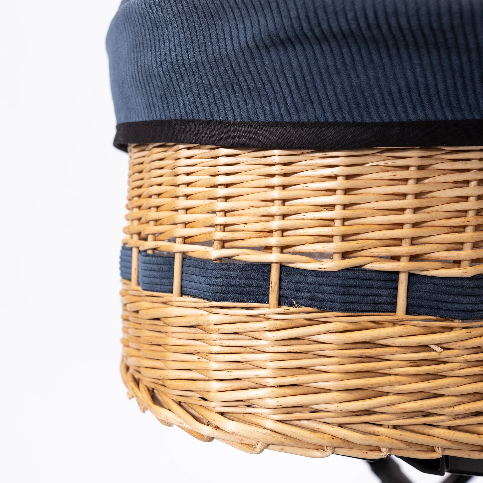 Korbkinderwagen "Litus"  Blauer Cordstoff mit 81cm Liegefläche - Handgefertigt - 100% Naturweide - mit Riemenfederung - 14 Zoll große Räder